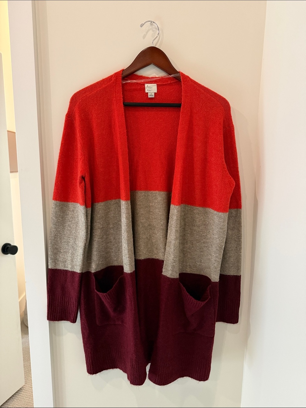 Women's Colorblock Open-Front Cardigan Sweater - Reddish OrangeGray/Burgundy